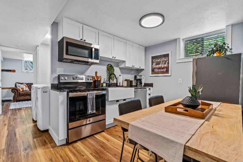 444 N Oakley St - Photo 3 of 27