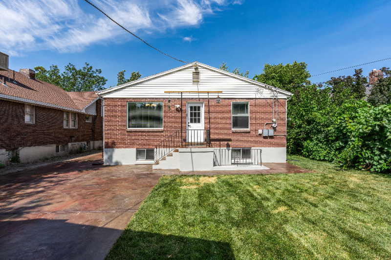 444 N Oakley St - Photo 6 of 27