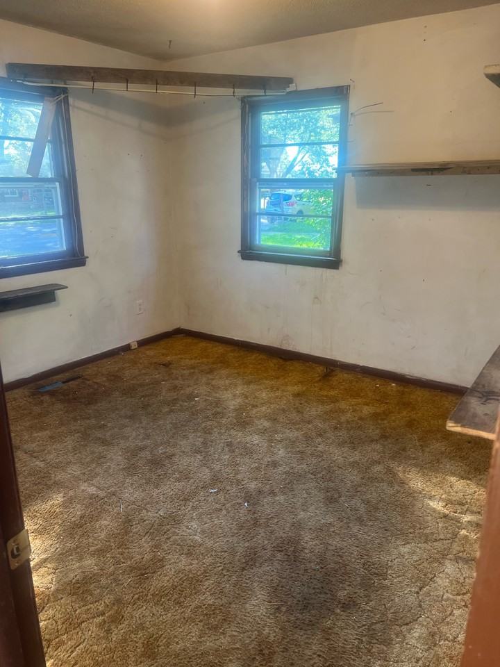 165 N Jackson Ave #NA - Photo 2 of 8