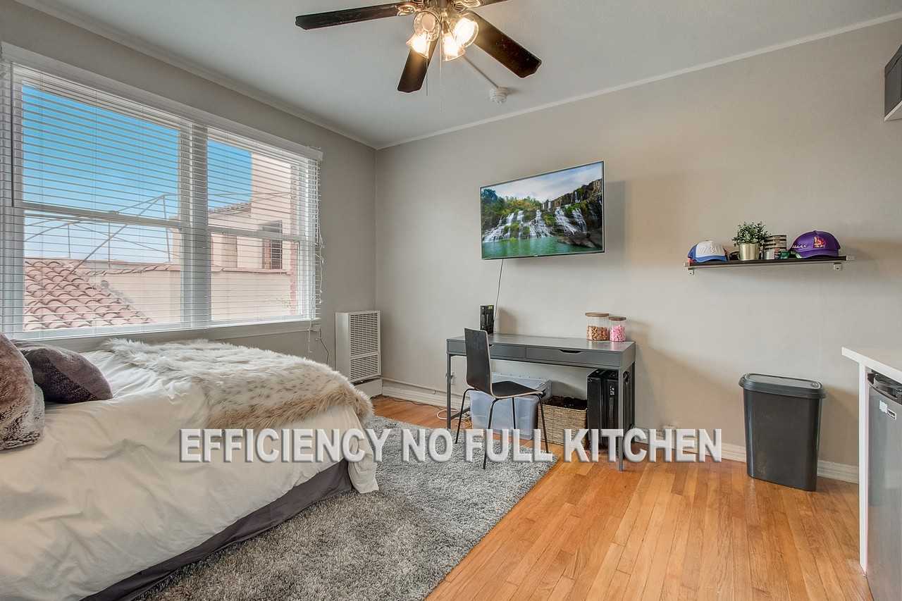 Cochran Apartments - Photo 2 of 19