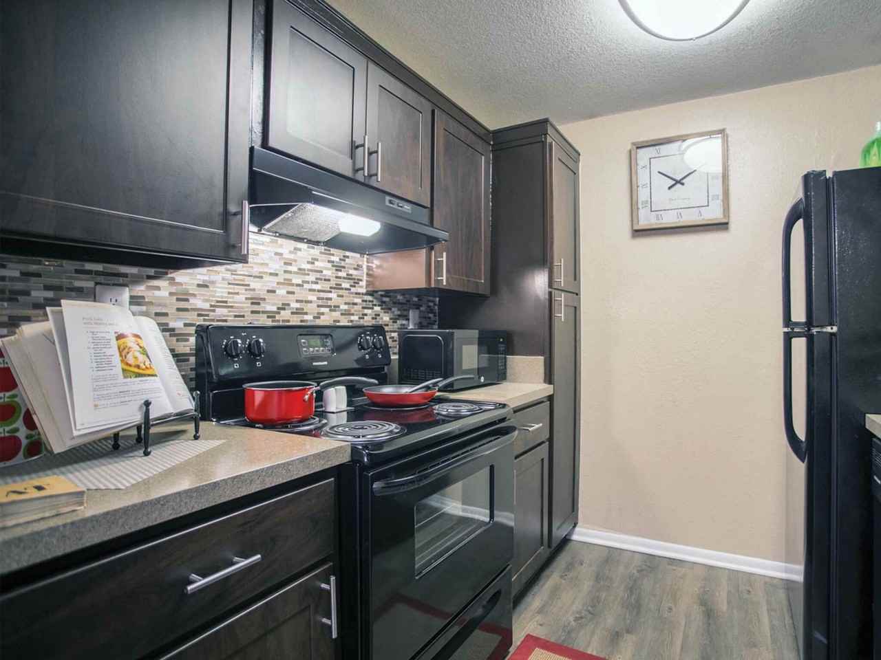 Advenir at Banyan Lake - Photo 3 of 48