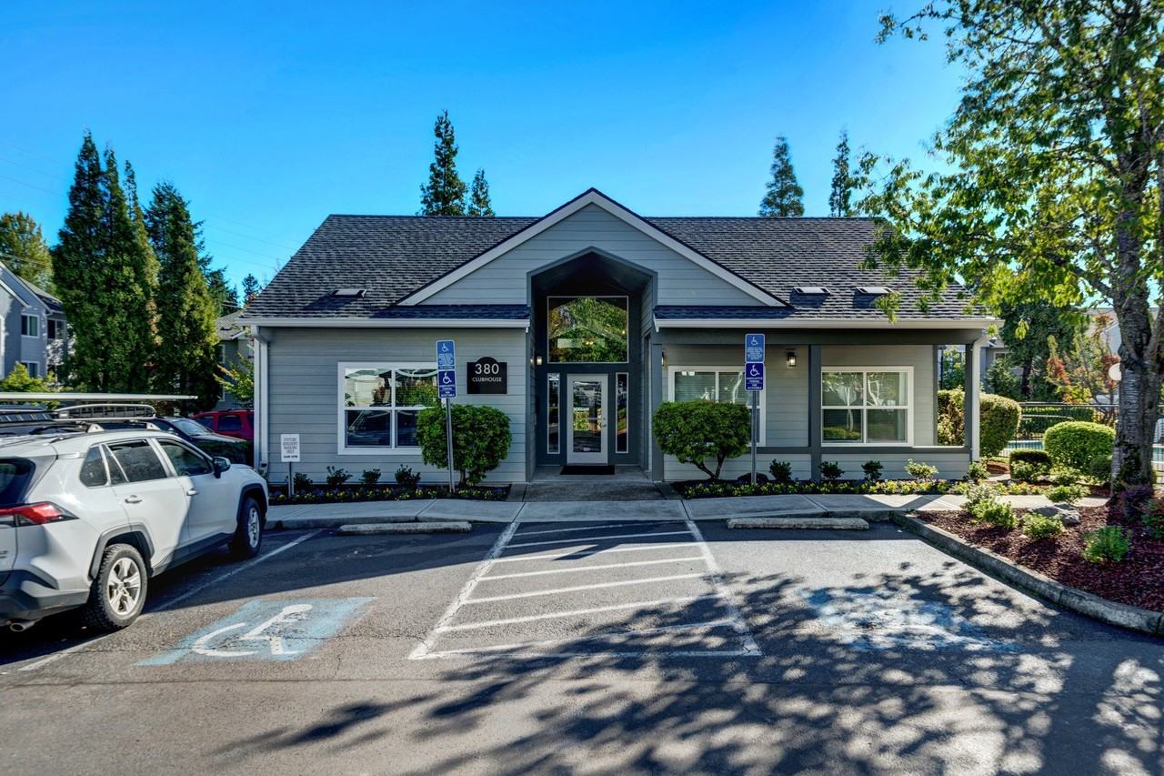 Quatama Village Apartments - Photo 5 of 31