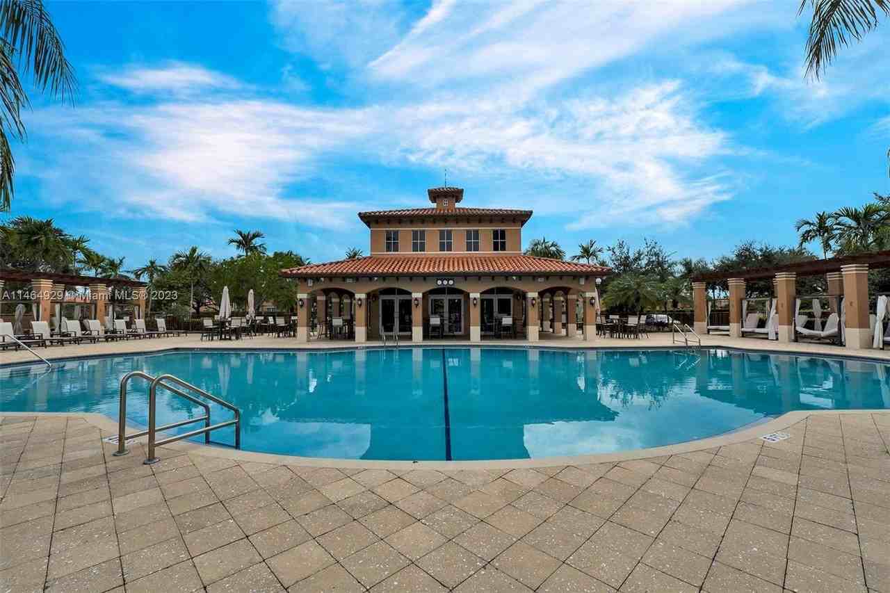 2997 Sw 156th Ave - Photo 2 of 8