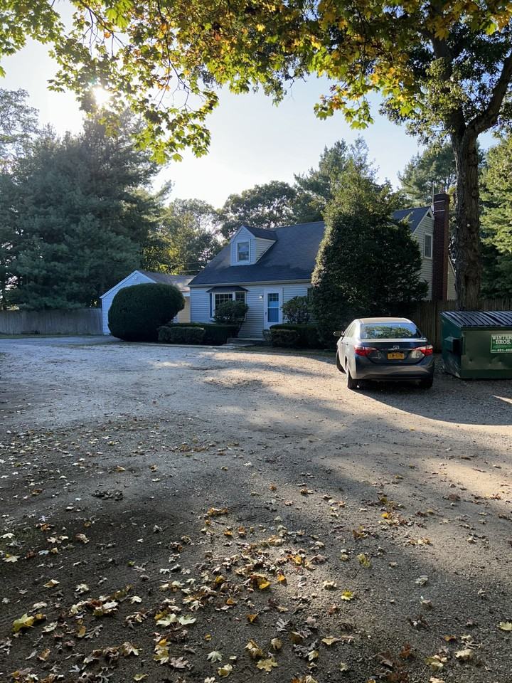 129 Half Hollow Rd - Photo 2 of 24