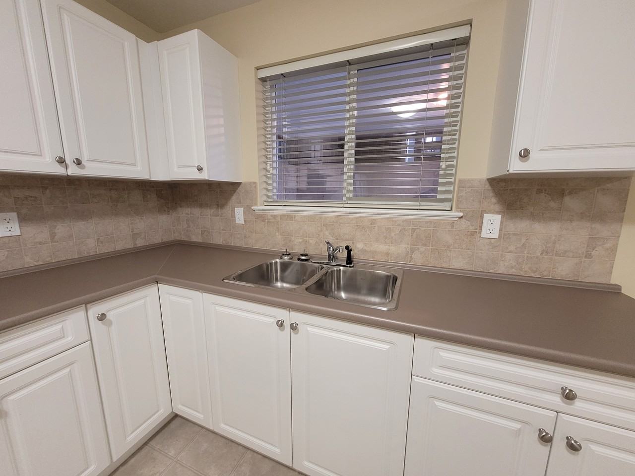 7304 194 Street #BSMT - Photo 3 of 16