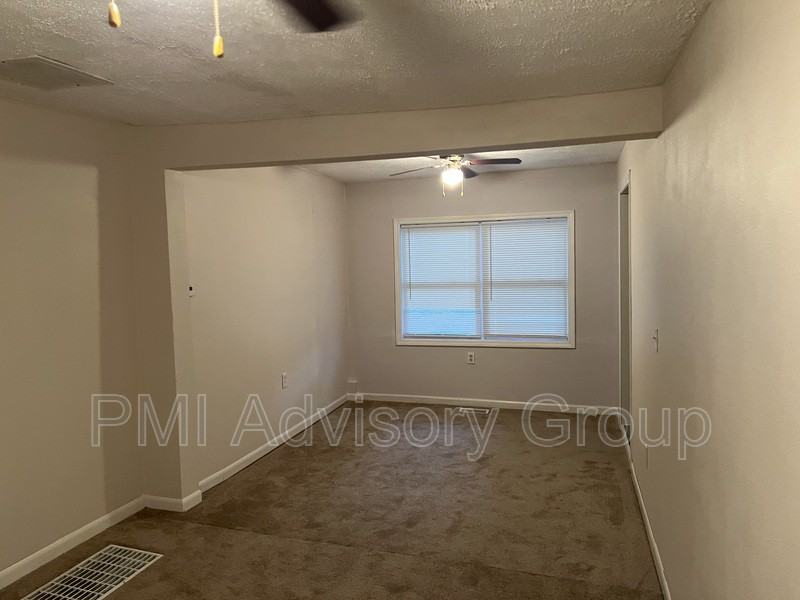 819 New Jersey Ave - Photo 2 of 13