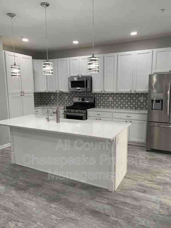 303 Rustic Ct - Photo 6 of 17