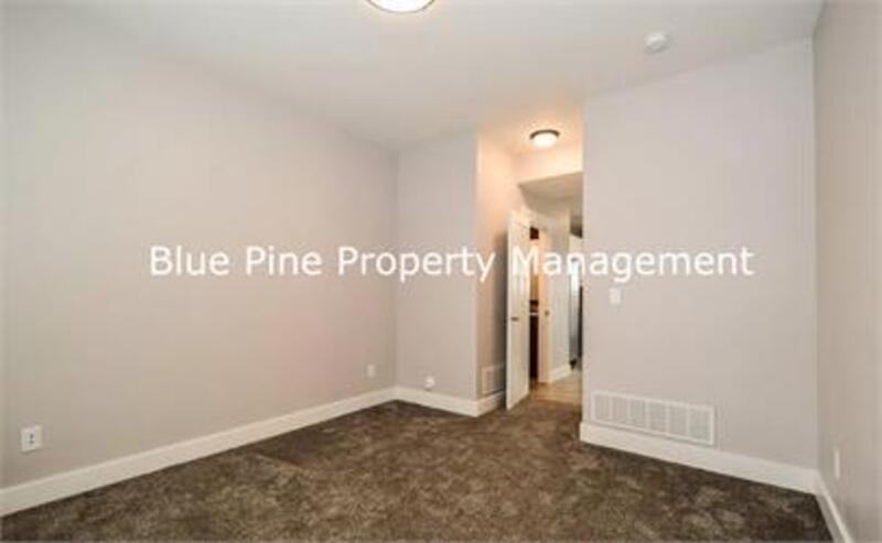 716 S Saturn Ave #A - Photo 3 of 10