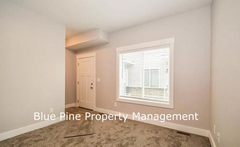 710 S Saturn Ave #C - Photo 5 of 11
