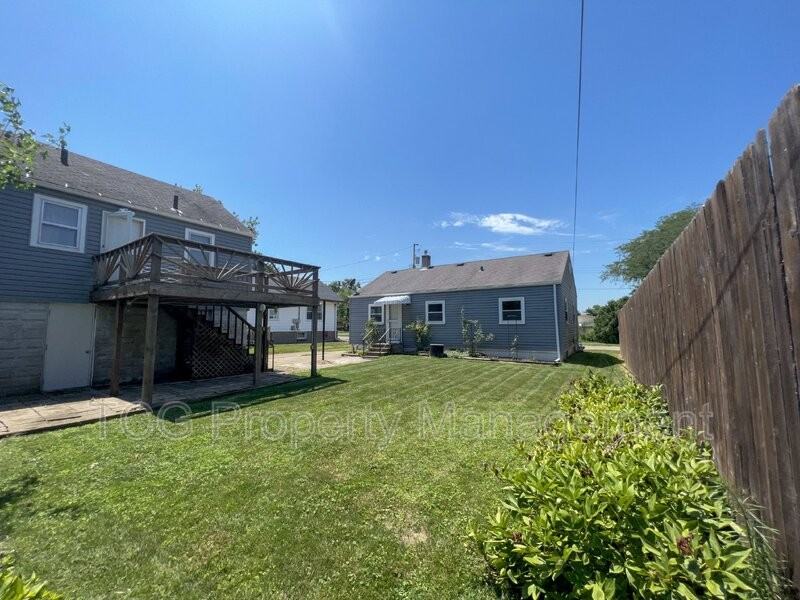 636 Cornell St - Photo 2 of 2