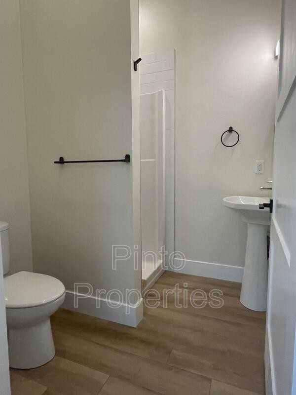 8719 110 St Nw #3A - Photo 2 of 9
