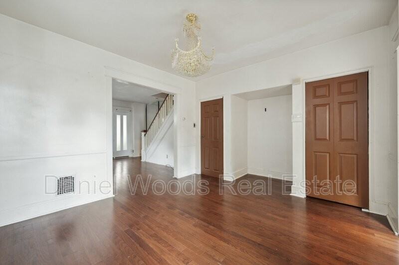 435 Ellis Ave - Photo 3 of 14