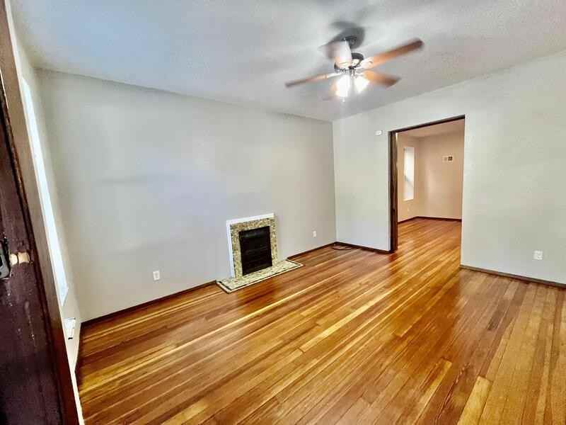 3218 Cherokee St - Photo 3 of 13