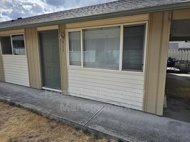 911 W 36th St - Photo 3 of 17