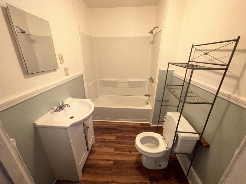1305 Penn Ave - Photo 3 of 6