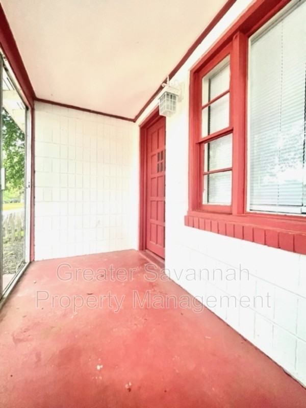 1312 Love St - Photo 2 of 18