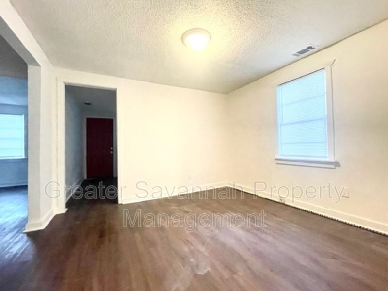 1312 Love St - Photo 5 of 18