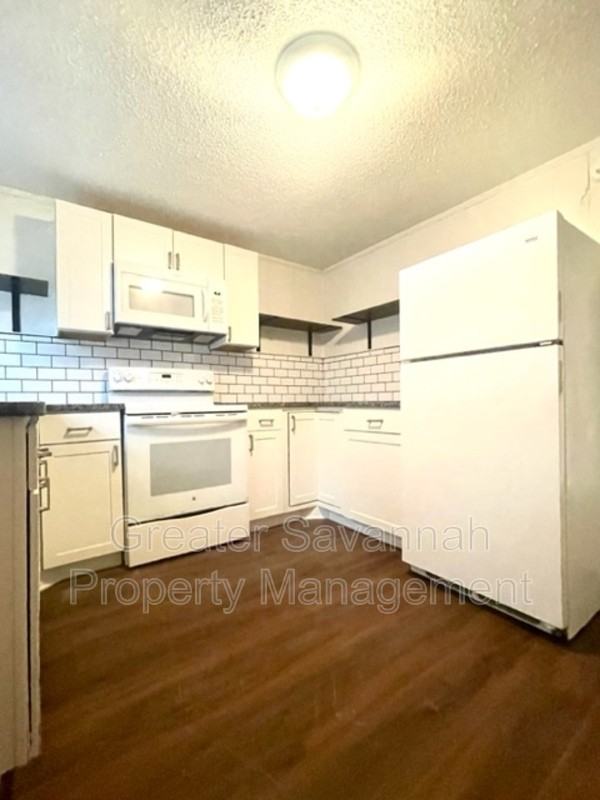 1312 Love St - Photo 7 of 18