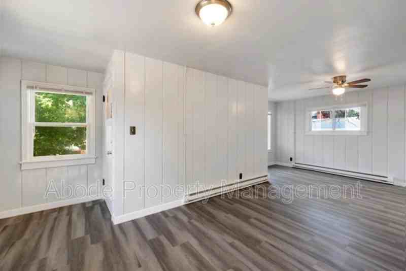 126 S Lincoln Ave #3 - Photo 4 of 6