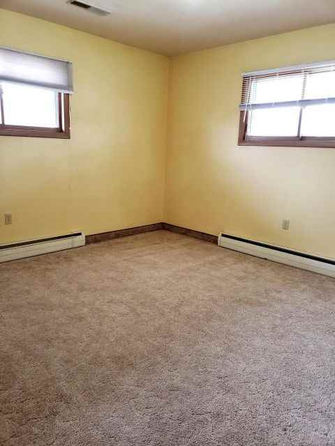 623 Avenue E - Photo 4 of 7