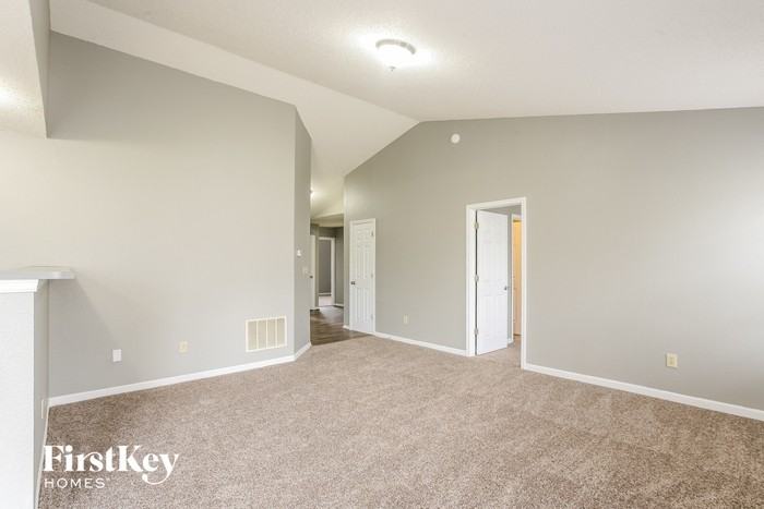 2911 Rosalind Ct - Photo 3 of 15