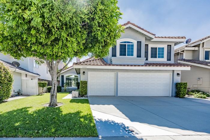 11377 Verona Dr - Photo 2 of 36