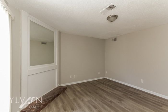 6153 Bent Tree Ct - Photo 3 of 15
