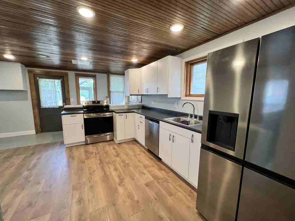 709 26th Ave S #NA - Photo 3 of 9