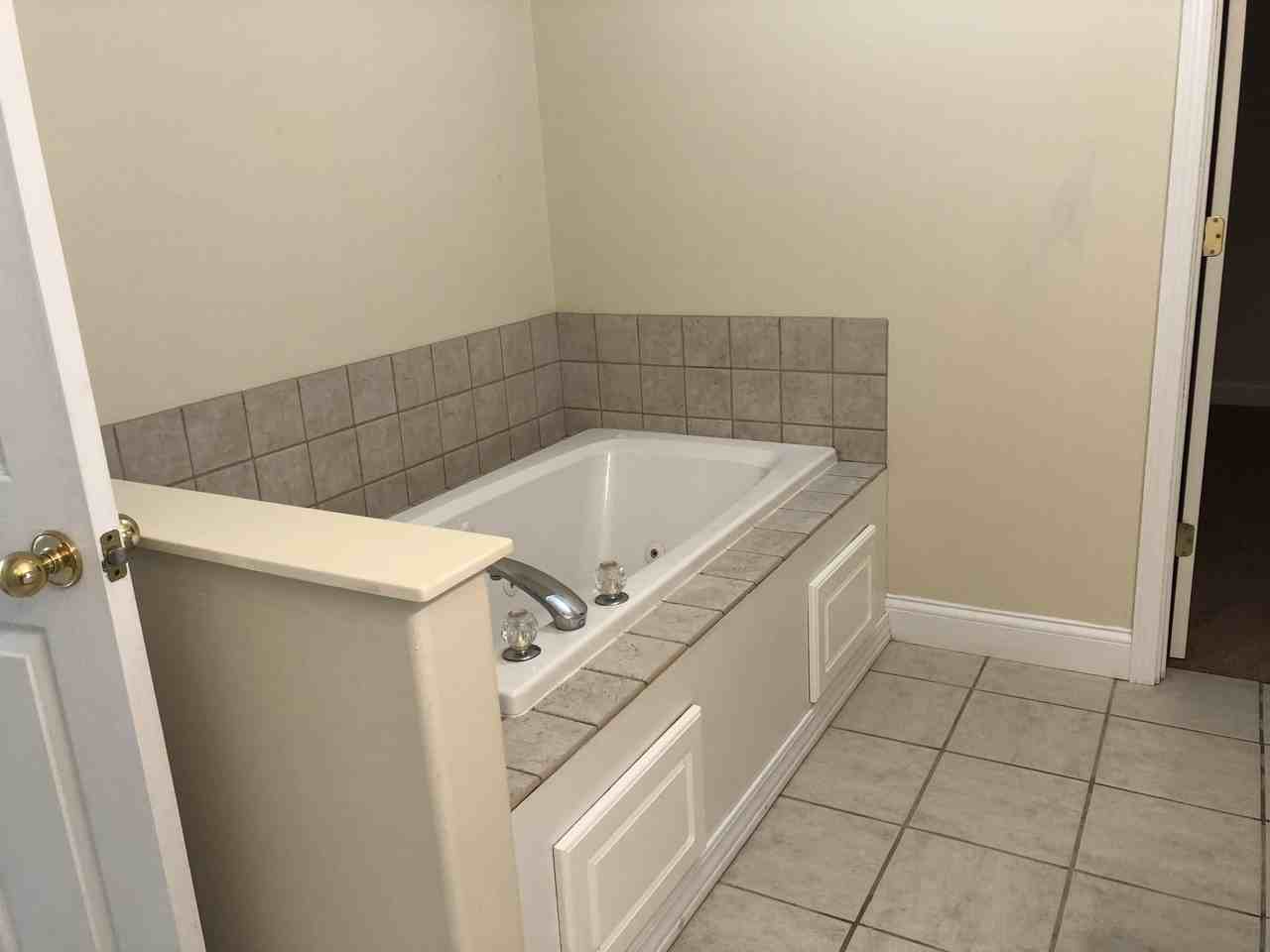 1505 Fox Run Dr #NA - Photo 3 of 4