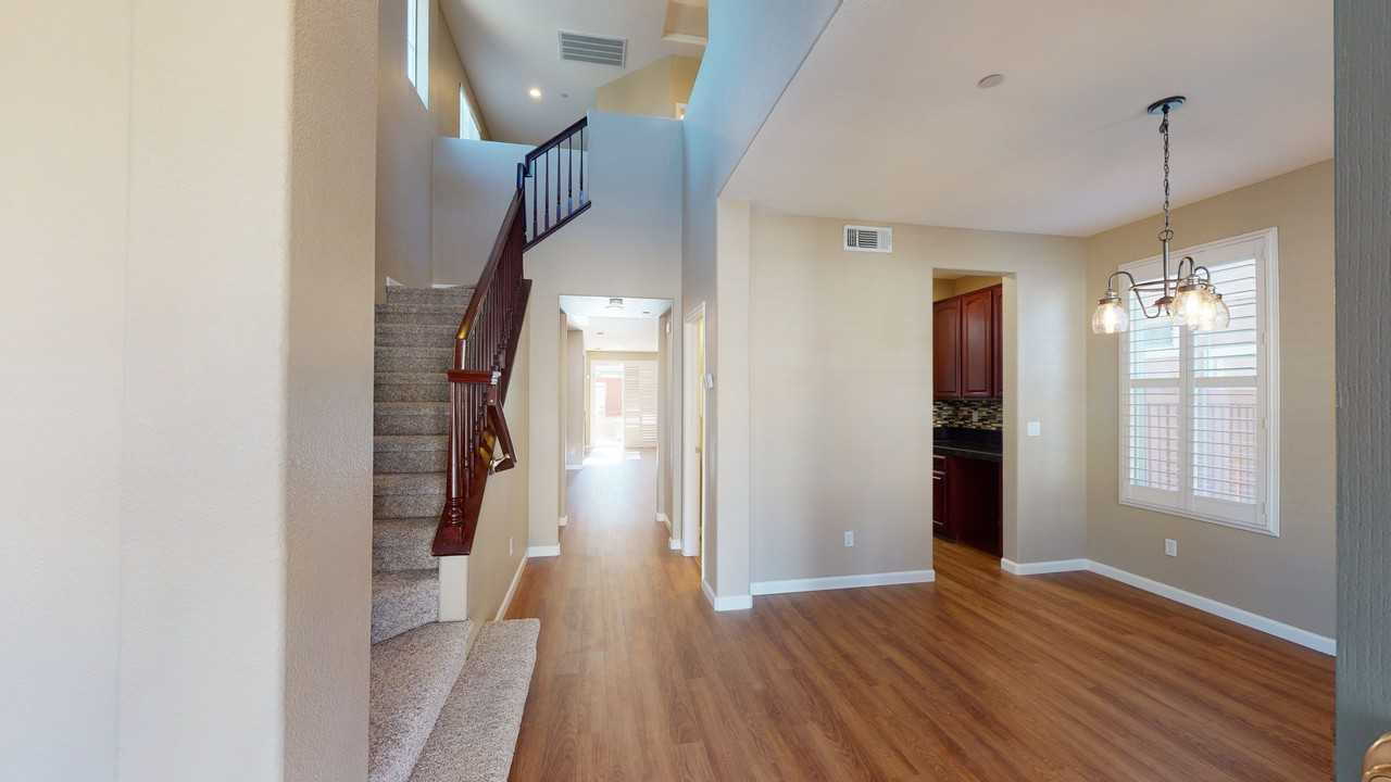 1032 Spruce St #NA - Photo 2 of 19