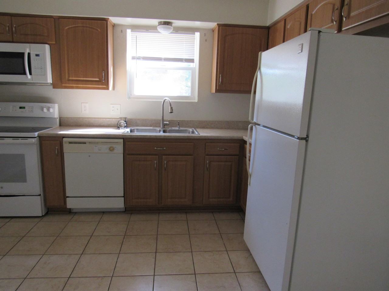 800 Saint Denis Ct #1 - Photo 5 of 30