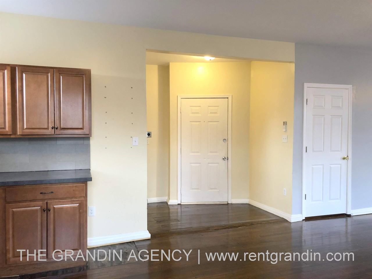 312 13th St Sw #2A - Photo 7 of 23