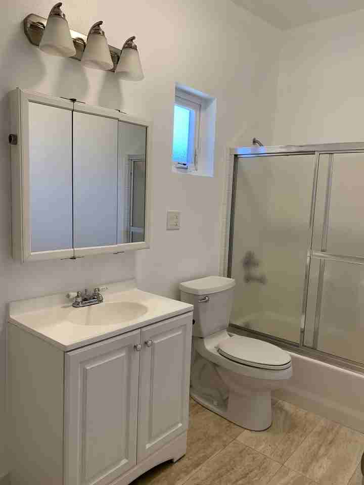 125 Santa Monica Ave Lowr - Photo 2 of 5