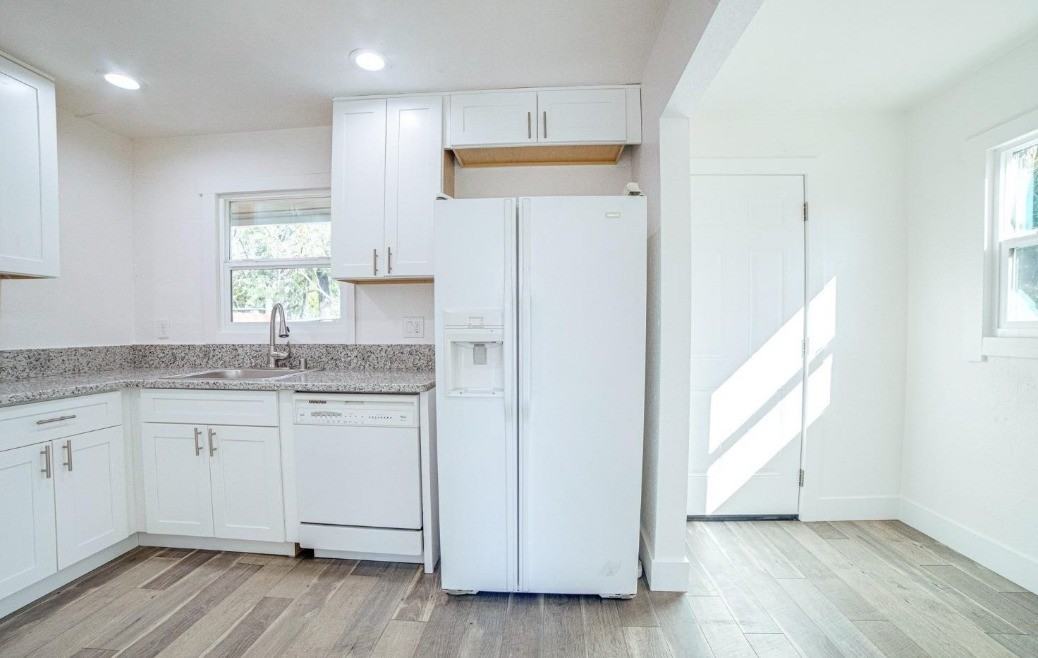 5878 Riverside Dr #A - Photo 6 of 9