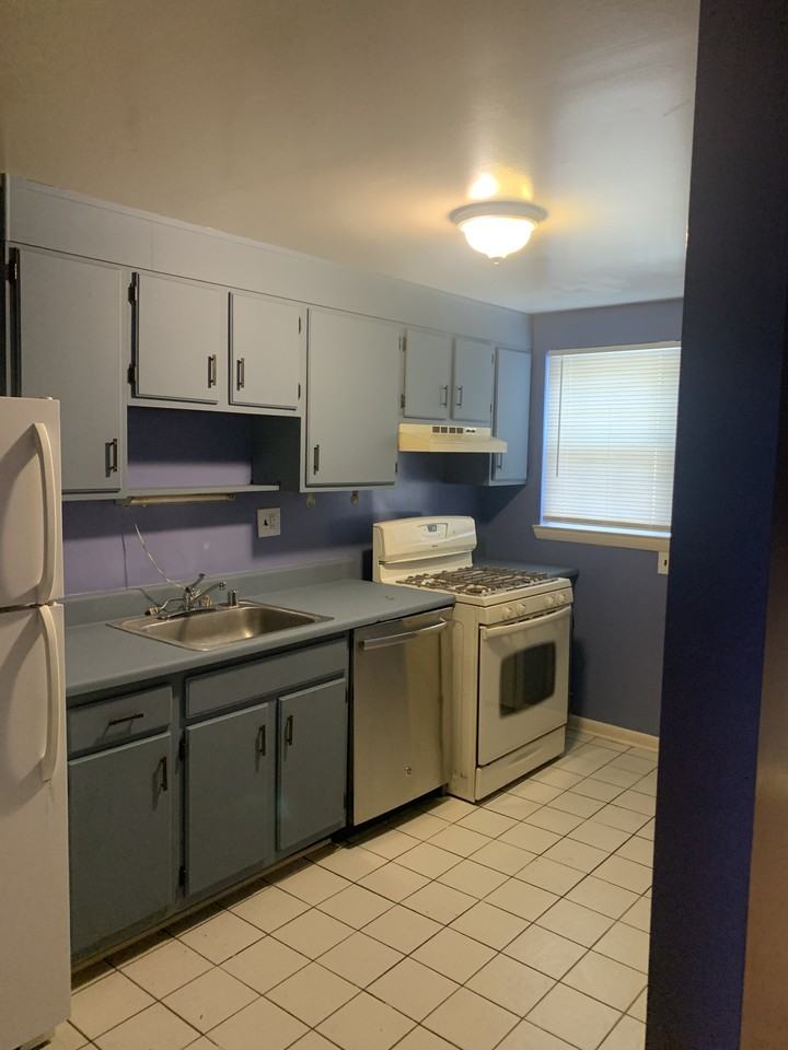 1232 Ashland Avenue - Photo 3 of 10