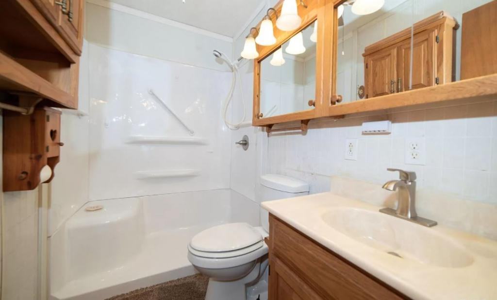 802 3rd Ave E - Photo 3 of 20