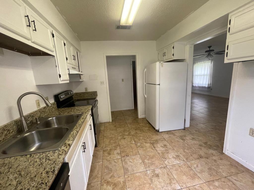 1201 Western Avenue - Photo 4 of 5