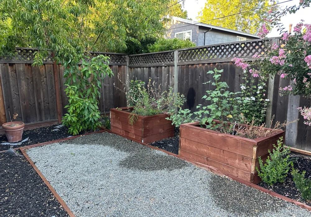 2390 Harris Ct - Photo 3 of 17