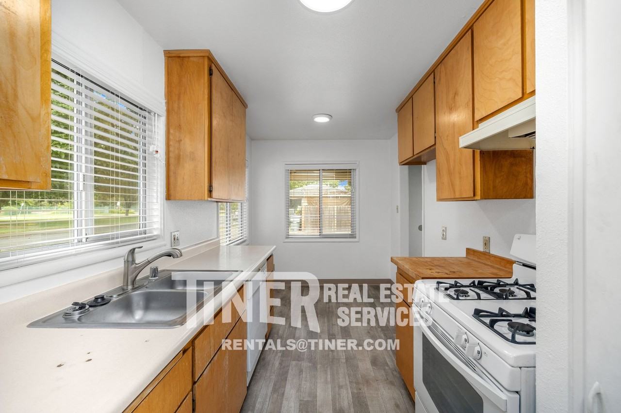 6907 21st Ave - Photo 2 of 31