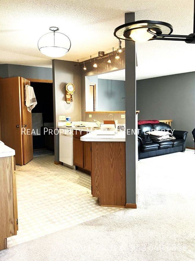 12950 Pleasant Ave - Photo 2 of 17