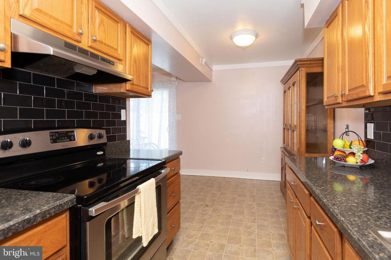 224 Washington Pl #224 - Photo 2 of 16