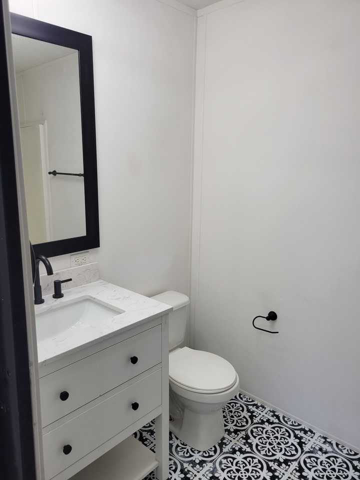 3206 W Lee St #NA - Photo 2 of 22