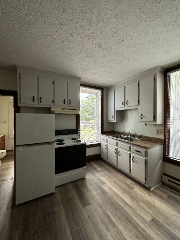 221 N Poplar Ave #A - Photo 3 of 8