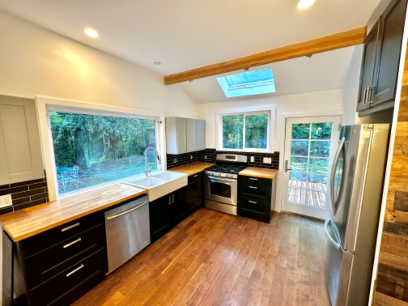 214 Euclid Ave - Photo 3 of 12
