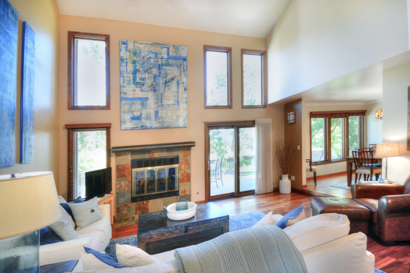 95 Woodbridge Dr - Photo 2 of 20