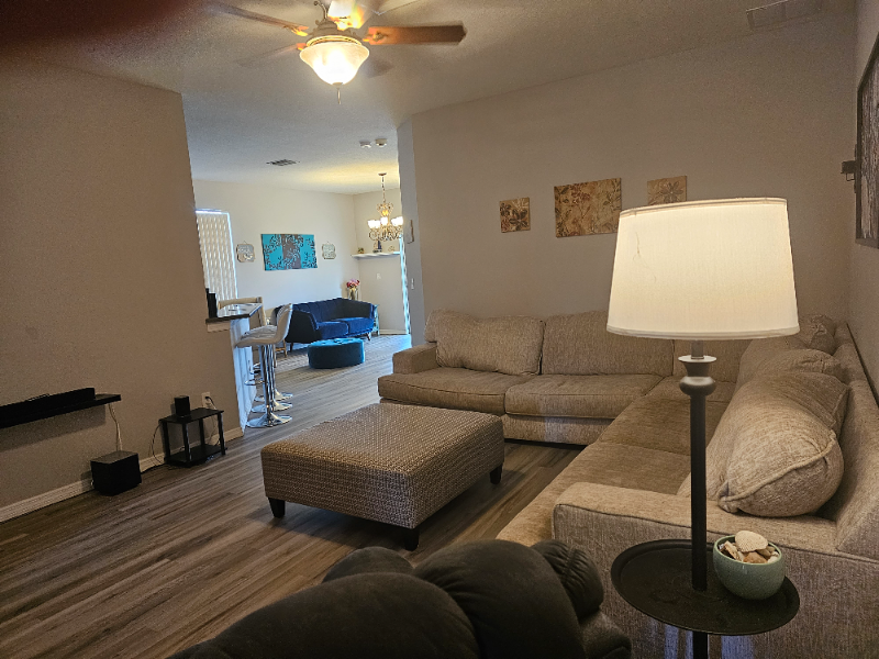 1748 Bonita Bluff Ct - Photo 2 of 9