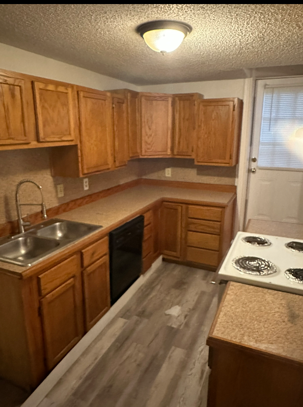 1608 E Jasper St - Photo 3 of 22