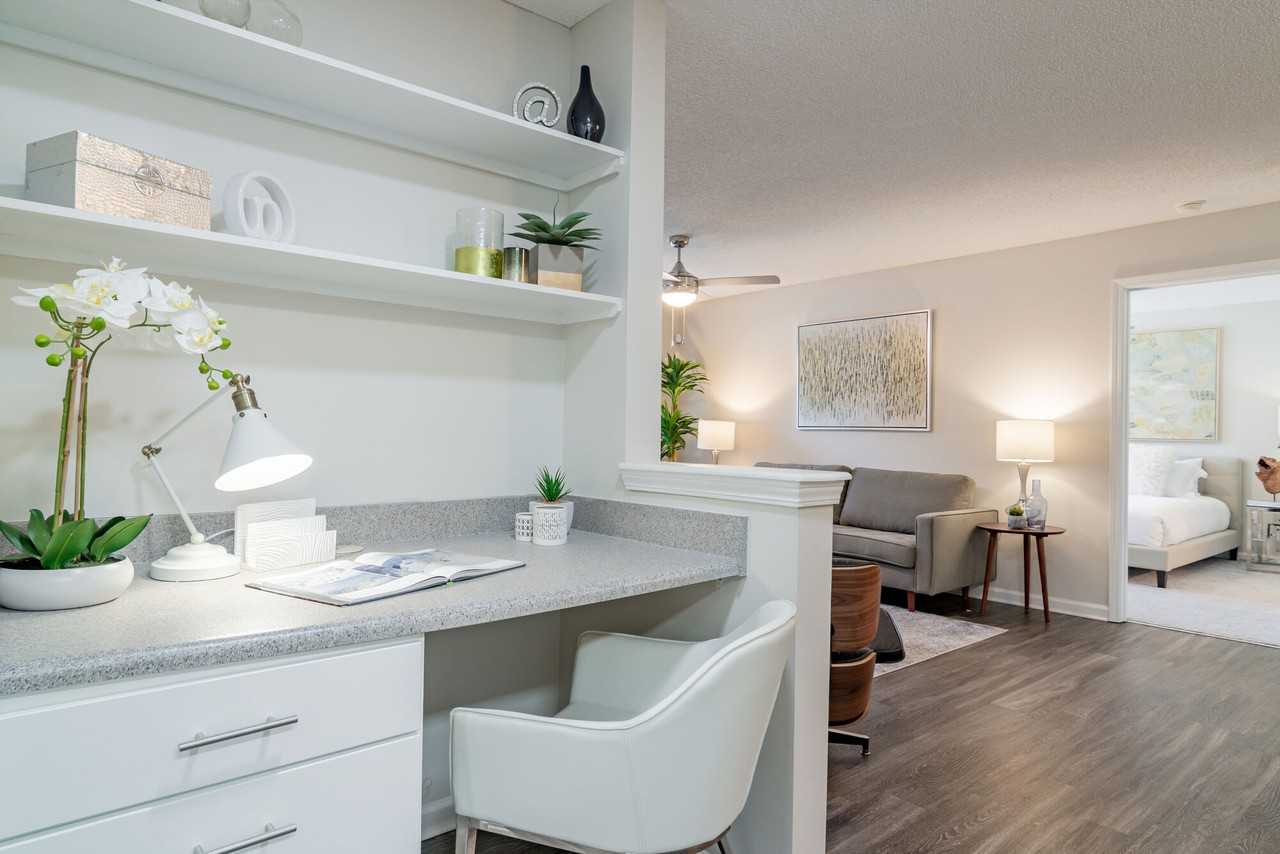 Belle Vista Apartments - Photo 7 of 31