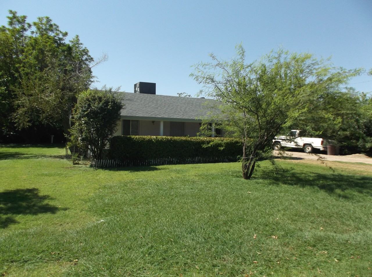 2411 W Augusta Ave - Photo 2 of 20