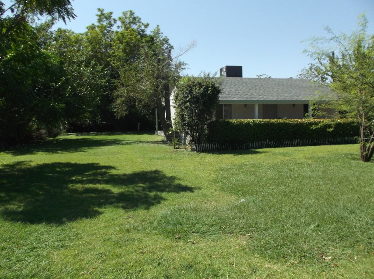 2411 W Augusta Ave - Photo 3 of 20